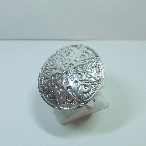 Ring 9.25 silver carved impressive like new with adjustable size