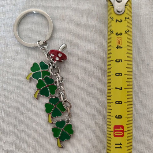Shamrock keyring like new