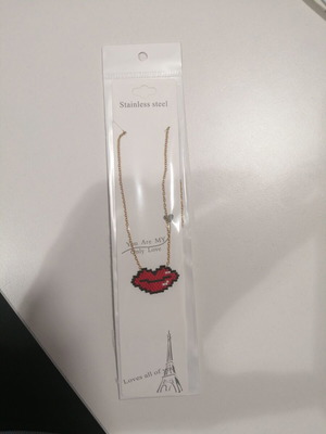 Youth necklace lips new, red and gold