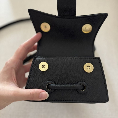 Mini black shoulder bag Shein like new, PU leather with gold details
