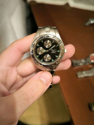 Men's watch needs battery
