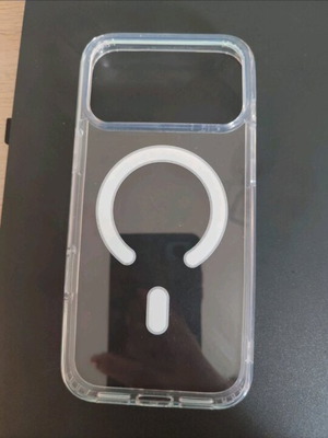 Sentio Oqulus case for iPhone 17 Pro Max like new