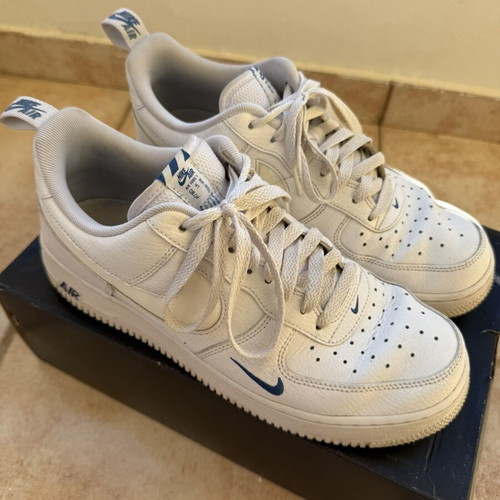 Nike Air Force 1 ‘07 LV8 sneakers used, size 43, white and blue