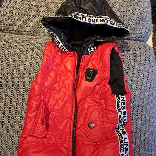Children's sleeveless jacket vest like new, red, Hashtag No 12