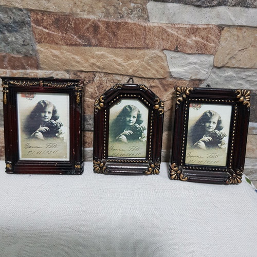 Small frames used, very old