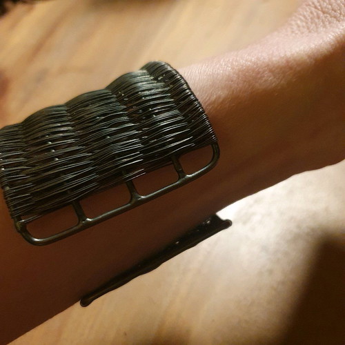 Metal bracelet like new, dark anthracite