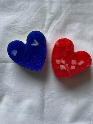 Set of 2 heartshaped handmade soaps like new
