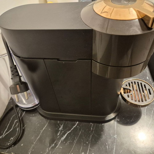 Nespresso Vertuo Next Premium coffee machine, black and rose gold