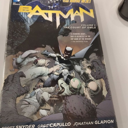 Batman New 52 Volume 1 The Court of the Owls hardcover new