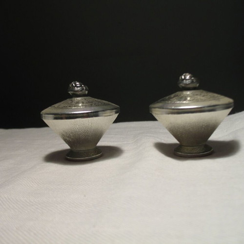 Pair of small metal jars like new