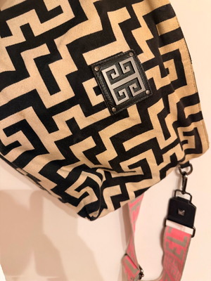Espiel shoulder bag medium size, like new, black and pink