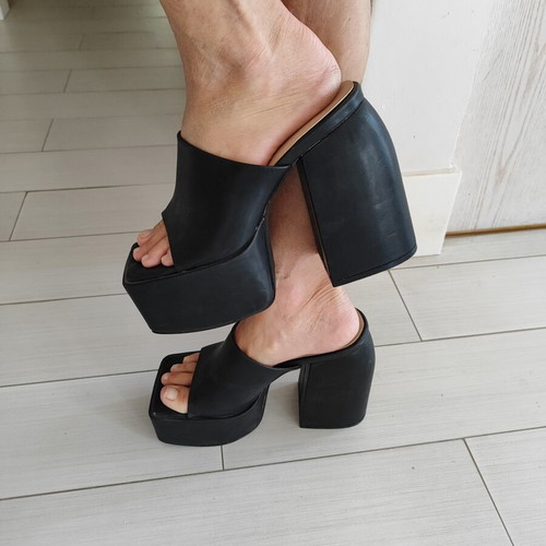 Mules L.Day size 38 like new, black and beige