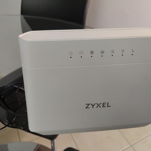 Zyxel VMG8623-T50B modem router like new, dual band WiFi, VoIP