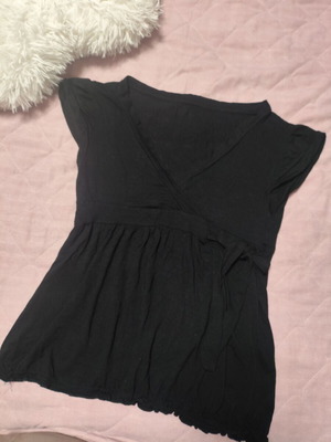 Short-sleeve blouse black used, good condition