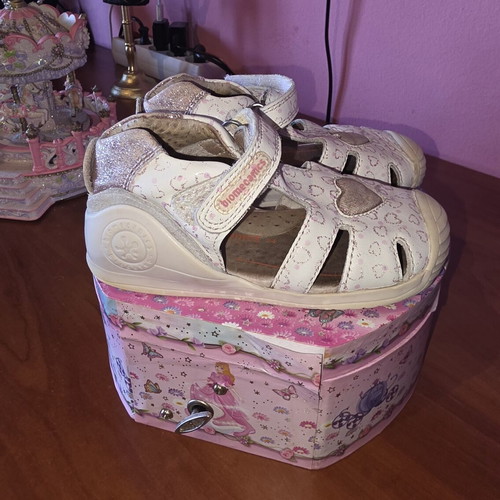 Biomechanics baby shoes size 24 white pink with glitter like new