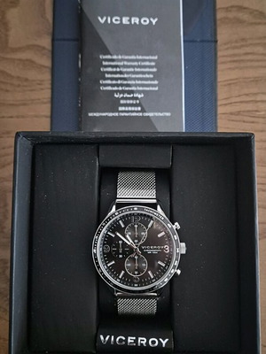 Viceroy wristwatch like new, waterproof 42 millimeters