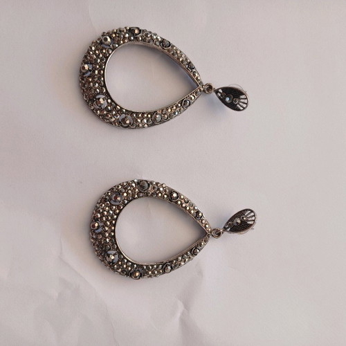 Formal earrings like new with stones, teardrop design 8.5 cm