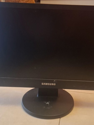 Οθόνη Samsung SyncMaster 943SN 19" LCD μεταχειρισμένη, με καλώδια