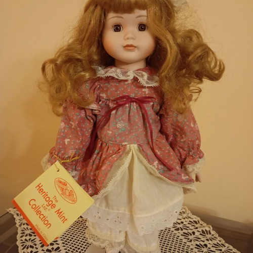 Heritage Mint Courtney Porcelain Doll used, vintage 1990