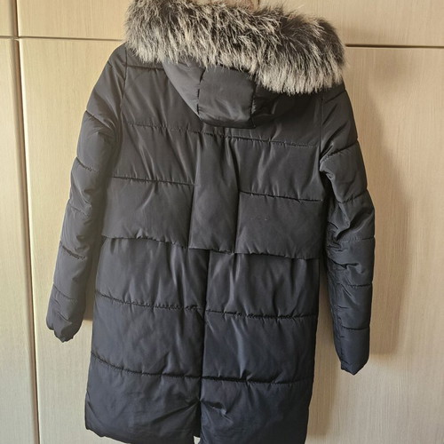 Guess women's long coat with detachable fur hood, like new, black, size S