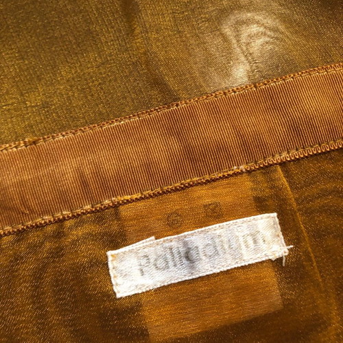 Palladium rectangular table organza like new, gold color