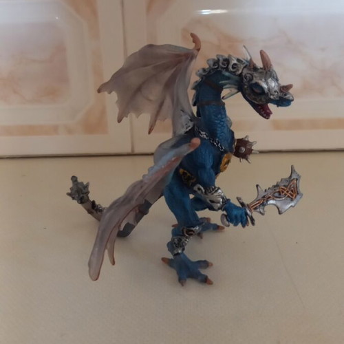 Plastoy 60243 Dragon Action Figure like new with Armor