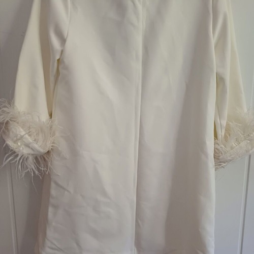 BSB Gold Label dress white new, size small, with collar and feather sleeves