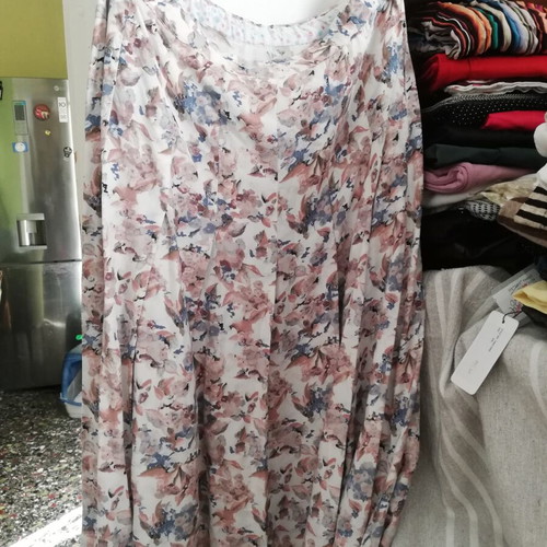Floral Pleated Long Skirt size 42, like new, pink multicolor