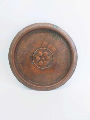 Vintage copper tray used with round shape and patina