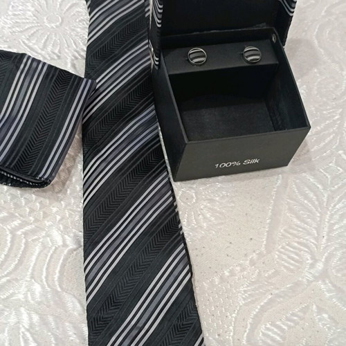 Set of cufflinks, tie and handkerchief like new, 100% silk black