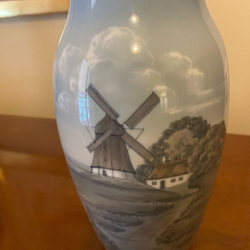 Copenhagen Original collectible porcelain vase with hand painting new