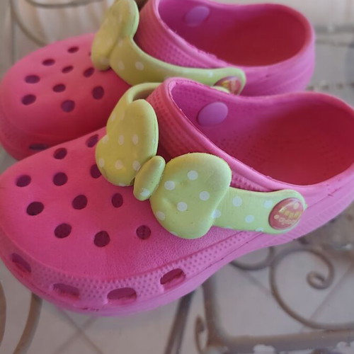 Crocs sandals size 28, pink
