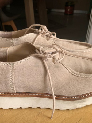 Zara leather shoes like new, beige