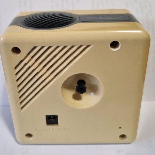 Vintage collectible alarm clock radio used, AM/FM battery