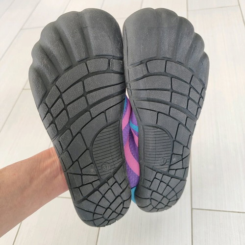 Women's beach shoes new, size 37, purple and pink