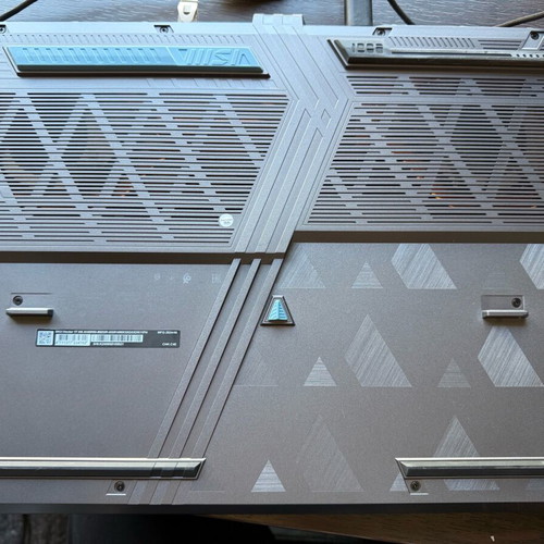 MSI Vector 17 HX A14VHG 17" QHD+ 240Hz laptop like new, Intel Core i9, 32GB RAM, 1TB SSD, RTX 4080