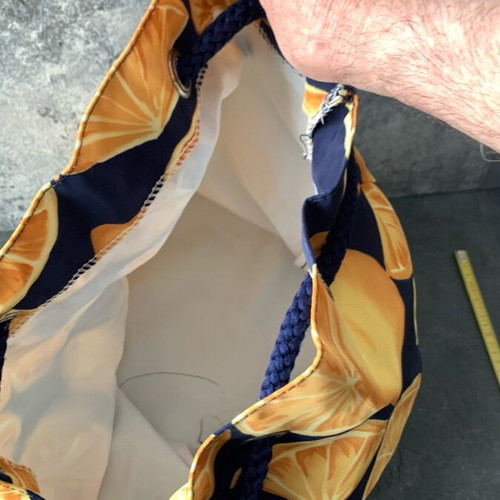 Handbag used, spacious for the beach