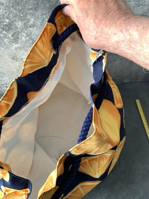Handbag used, spacious for the beach