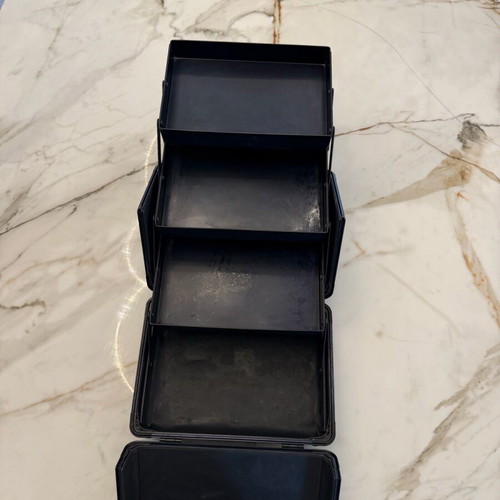 MAC Professional Train Case 4-Tier like new, professional makeup case