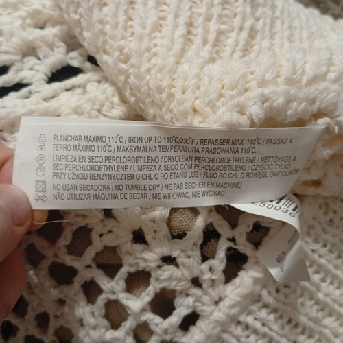 Bershka white/cream knitted cardigan with large collar, size Medium, like new