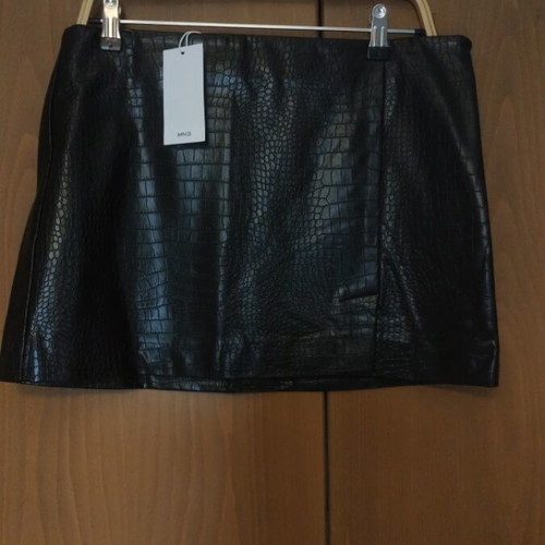 Mango short leather skirt new, size M, black