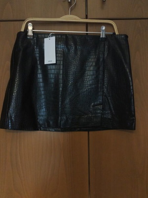 Mango short leather skirt new, size M, black