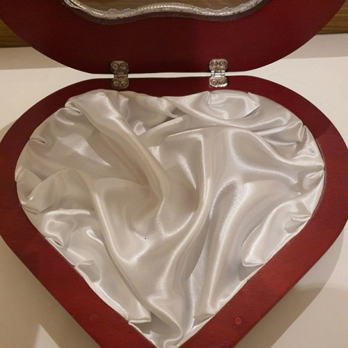 Silver-plated wedding crown box new, heart shape with fabric