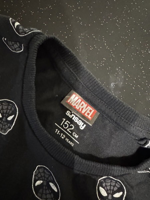 Marvel x Sinsay φούτερ σαν καινούργιο, μέγεθος 152 cm, αγόρια 11-12 ετών