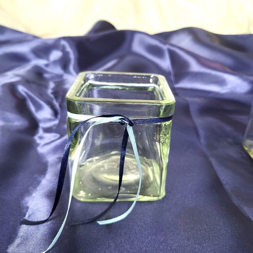Set of 2 decorative cube vases like new, thick glass 10cm & 8cm
