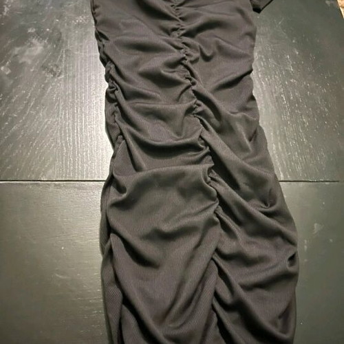 H&M black short short-sleeve dress like new with ruching