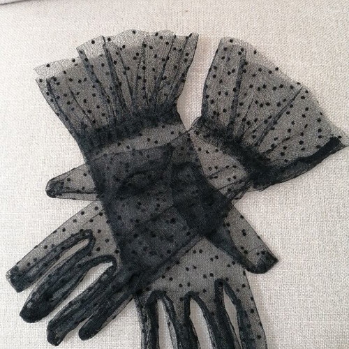 Polka Dot Tulle Gloves new, stylish vintage look