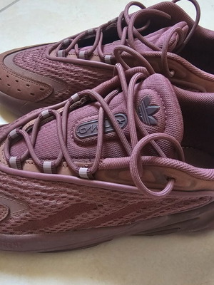 Adidas Originals Ozelia sneakers like new, plum color, size 39 1/3