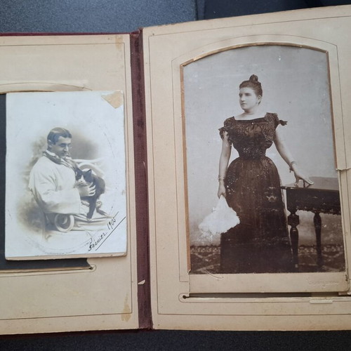 Antique Victorian photo album used, 31 authentic photos (1890-1940)