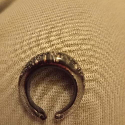 Glass ring like new, black and white